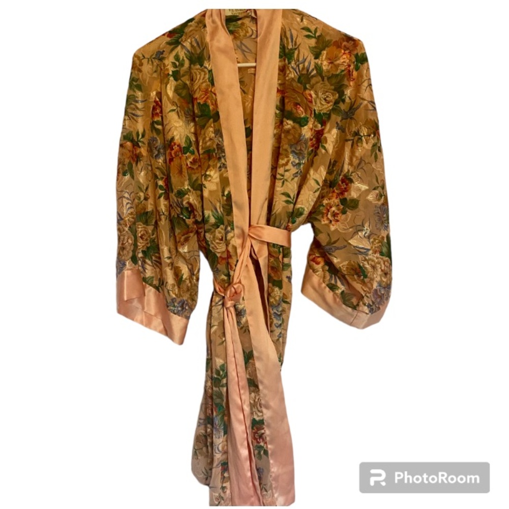 VICTORIA’S SECRET GOLD LABEL SATIN FLORAL ROBE ONE SIZE FITS MOST